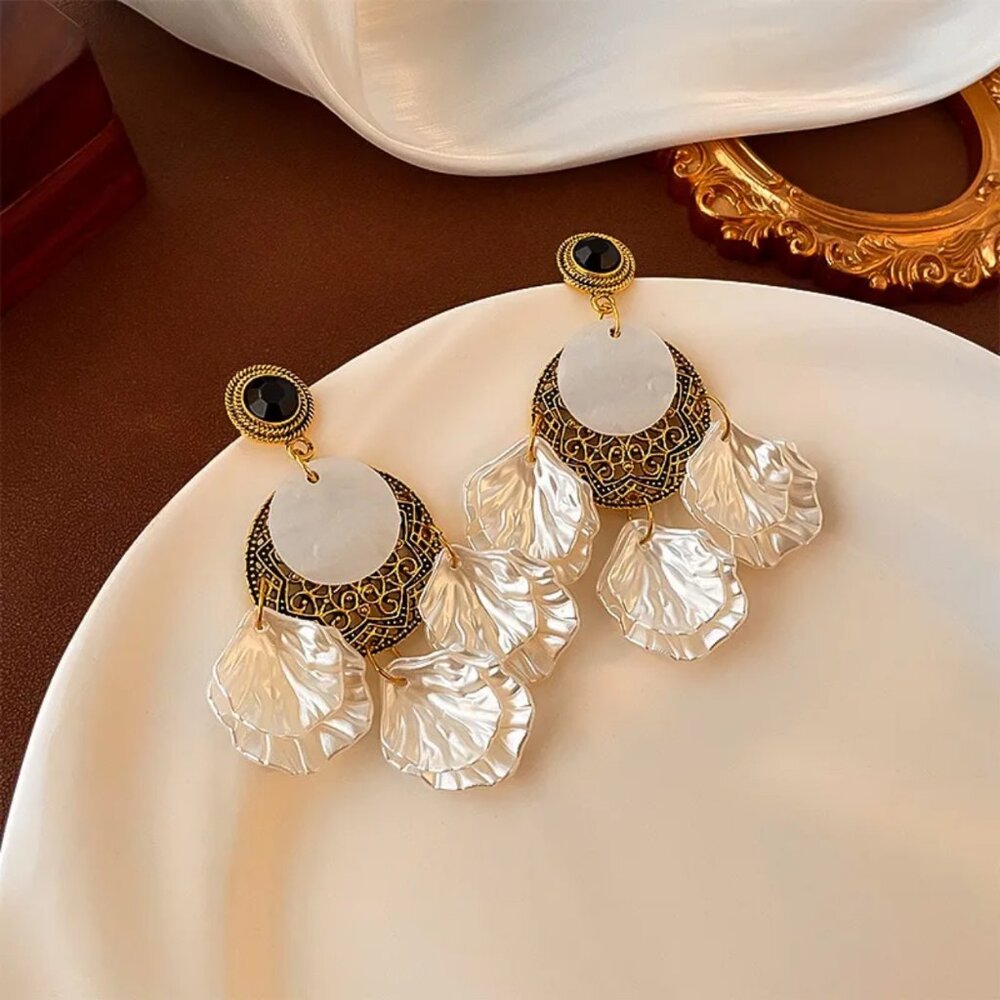 NEW Boho Bold Dramatic Antique Gold and Pearly White Shell Drop Earrings - Picture 2 of 5